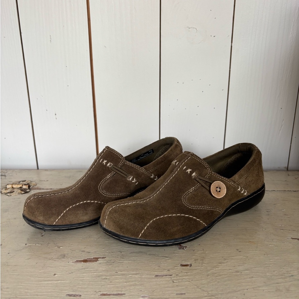 Clark’s Women’s Green Suede Slip-On Casual Shoes